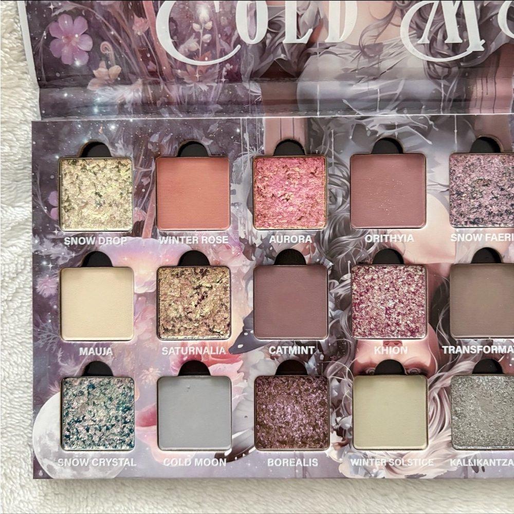 Ensley Reign Indie Metallic Matte Eyeshadow Palette #Cold Moon - Picture 4 of 6